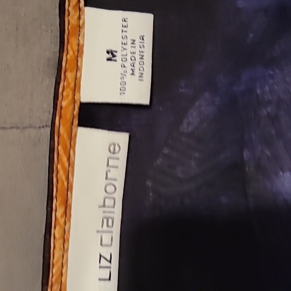 Liz Claiborne sheer tank top size medium - Picture 4 of 5